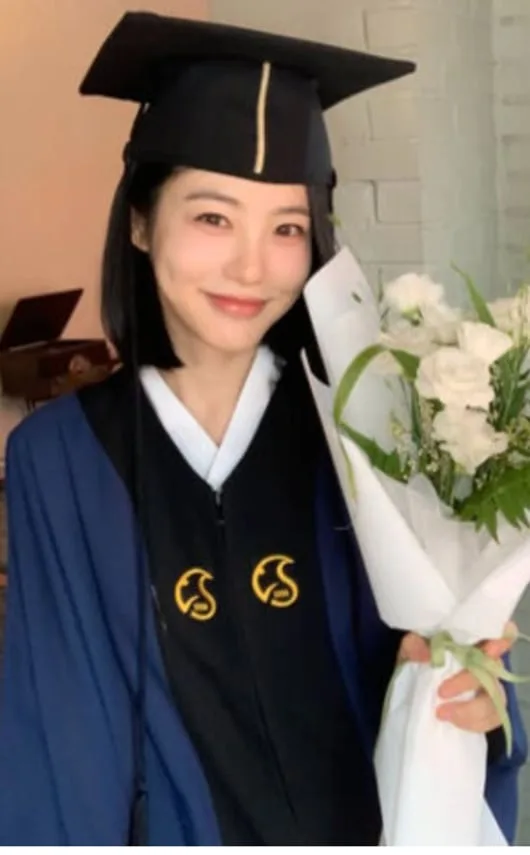 무려 "10년 만" 신예은, 드디어 학사모 썼다 "졸업”