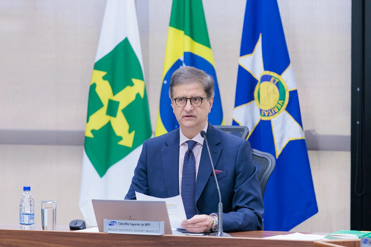Crusoé: PGR tenta tirar caso Lulinha do STF