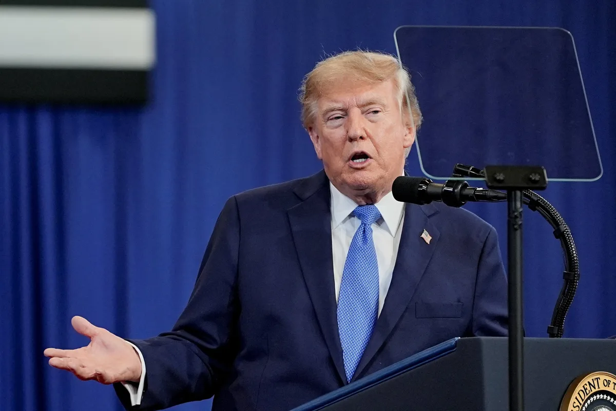 Trump le exigió a Irán que se rinda y advirtió a Omán que será atacado si teje una alianza con el régimen de Teherán