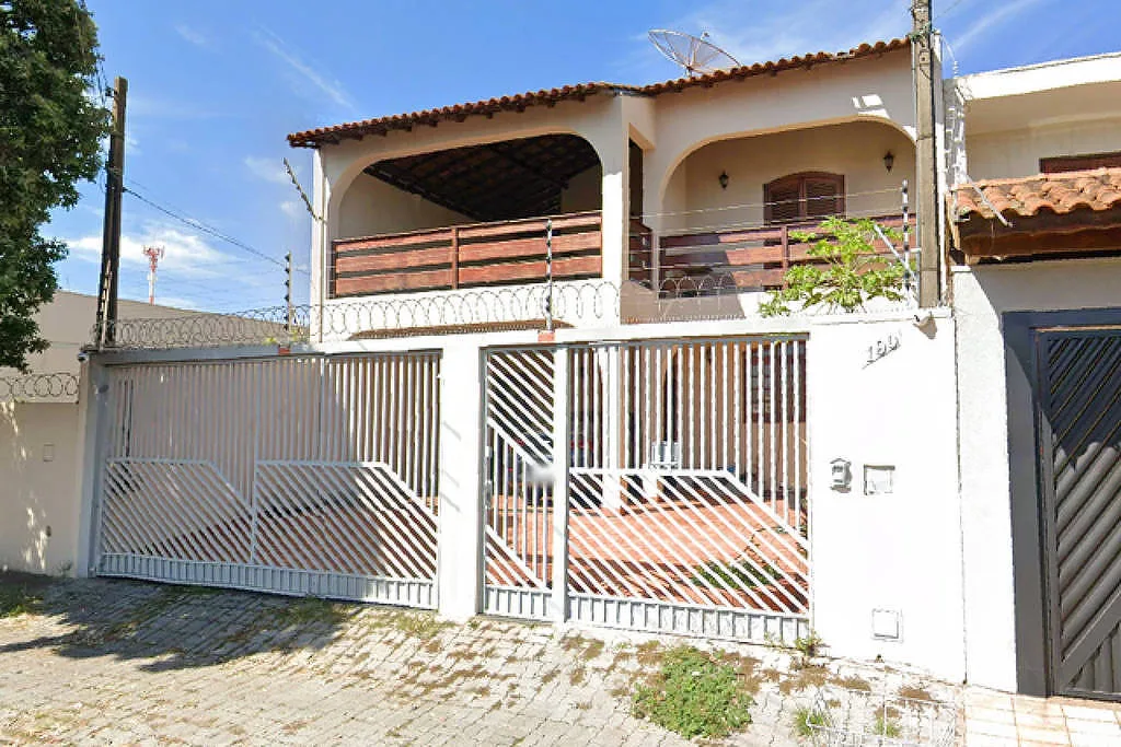Leilões de imóveis em agosto têm apartamento que foi de Eduardo Bolsonaro e descontos de até 93%
