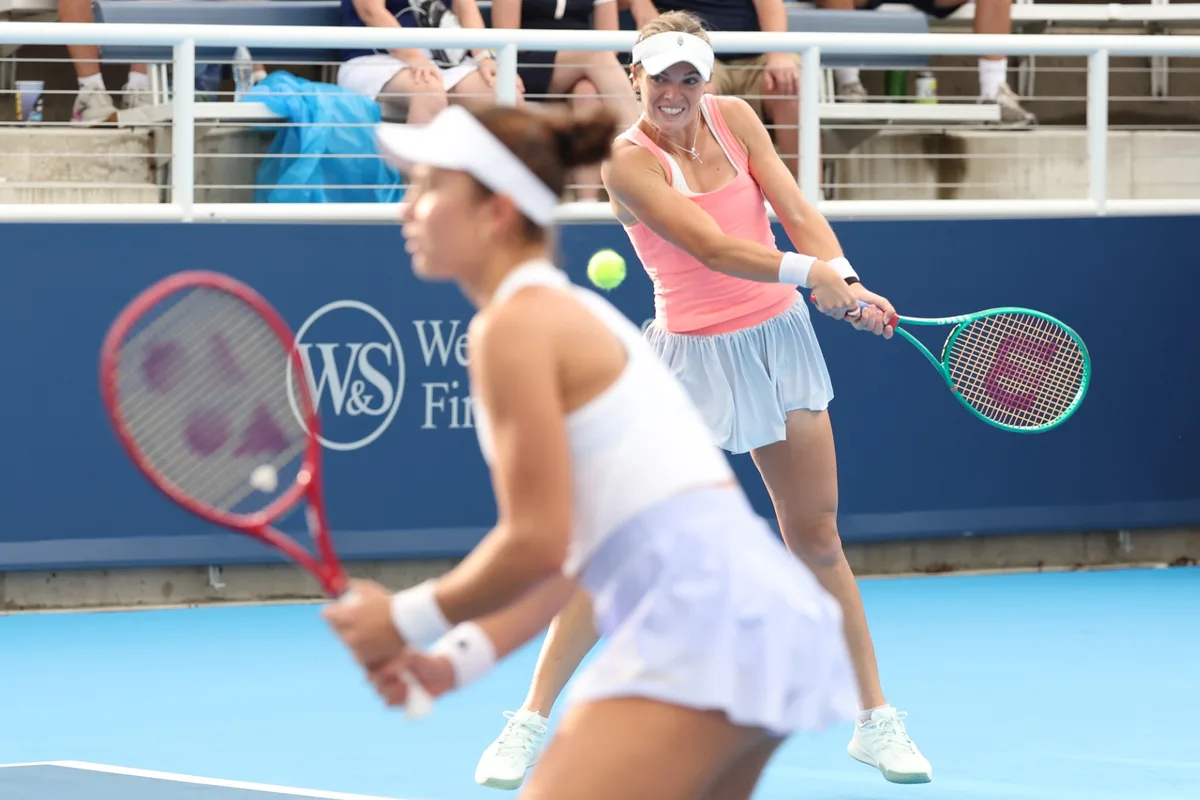 Natural de Cincinnati, McNally faz semi de duplas com Jovic