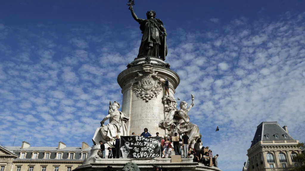 Mobilisation du 17 octobre en direct : Gilets jaunes et lycéens veulent faire converger leurs luttes