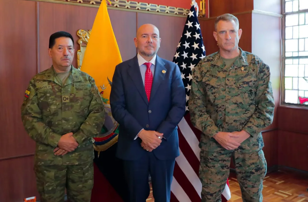 El jefe del Comando Sur volvió a Ecuador para avanzar en las operaciones conjuntas contra los carteles y el narcoterrorismo