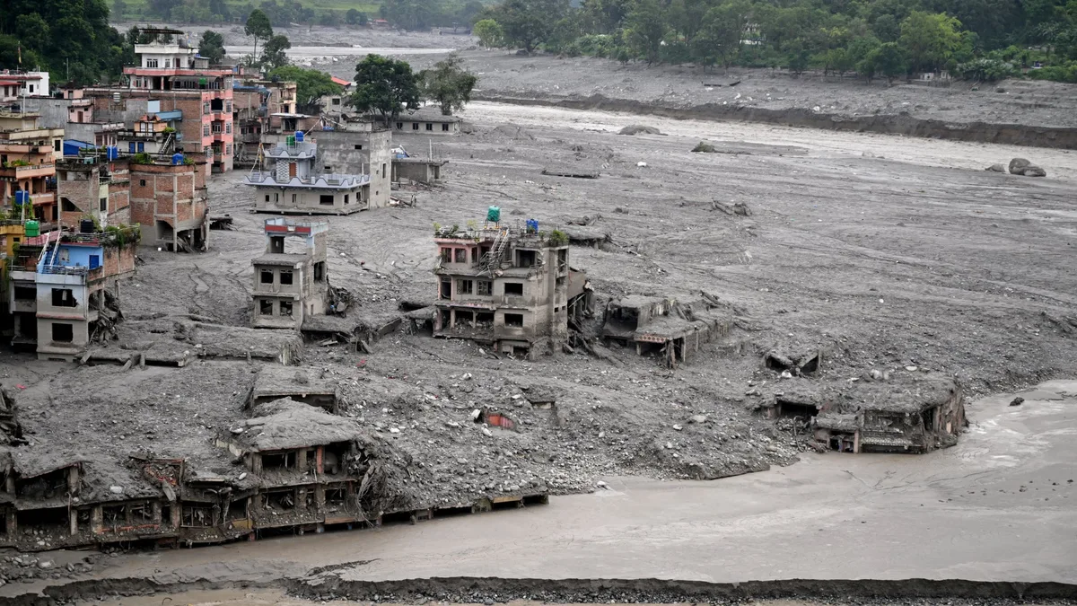 Crue au Népal et au Tibet: le bilan s'aggrave à 1.130 morts et 4.462 disparus