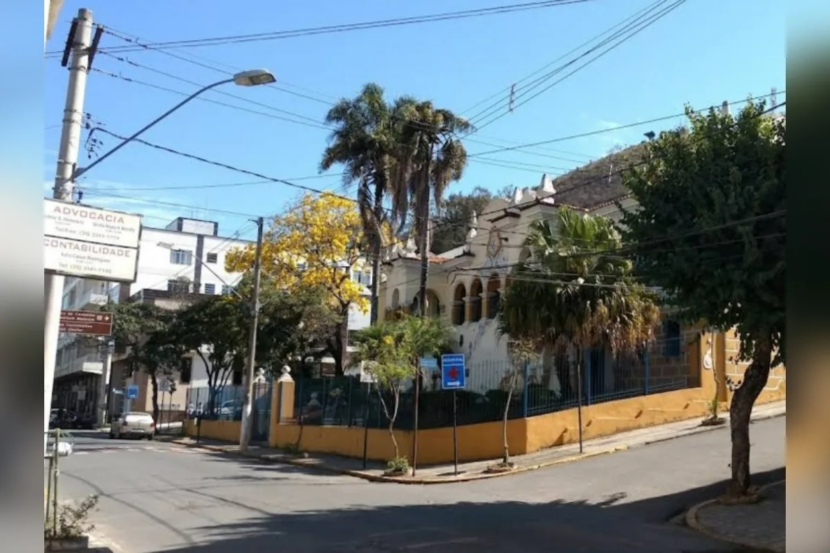 Diretora é acusada de obrigar criança a ingerir urina em escola de MG