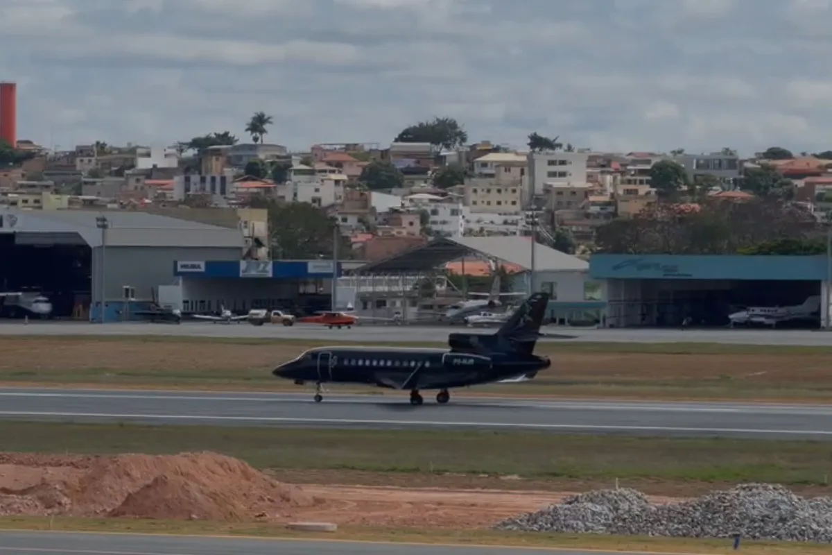 Jatinho de Neymar pousa em BH para velório do empresário mineiro Bruno Avelar; veja o vídeo