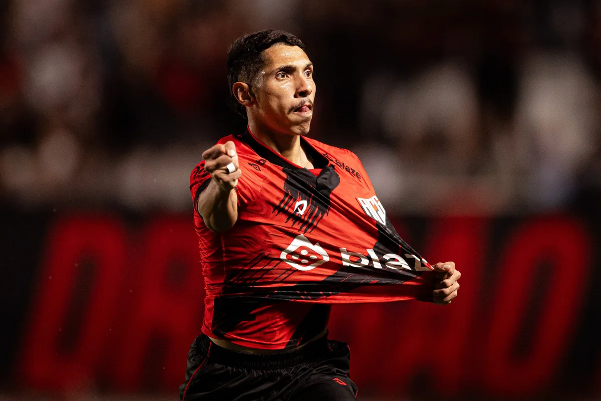 Atlético-GO deixa o G-6 e foca nos últimos nove jogos para buscar o acesso