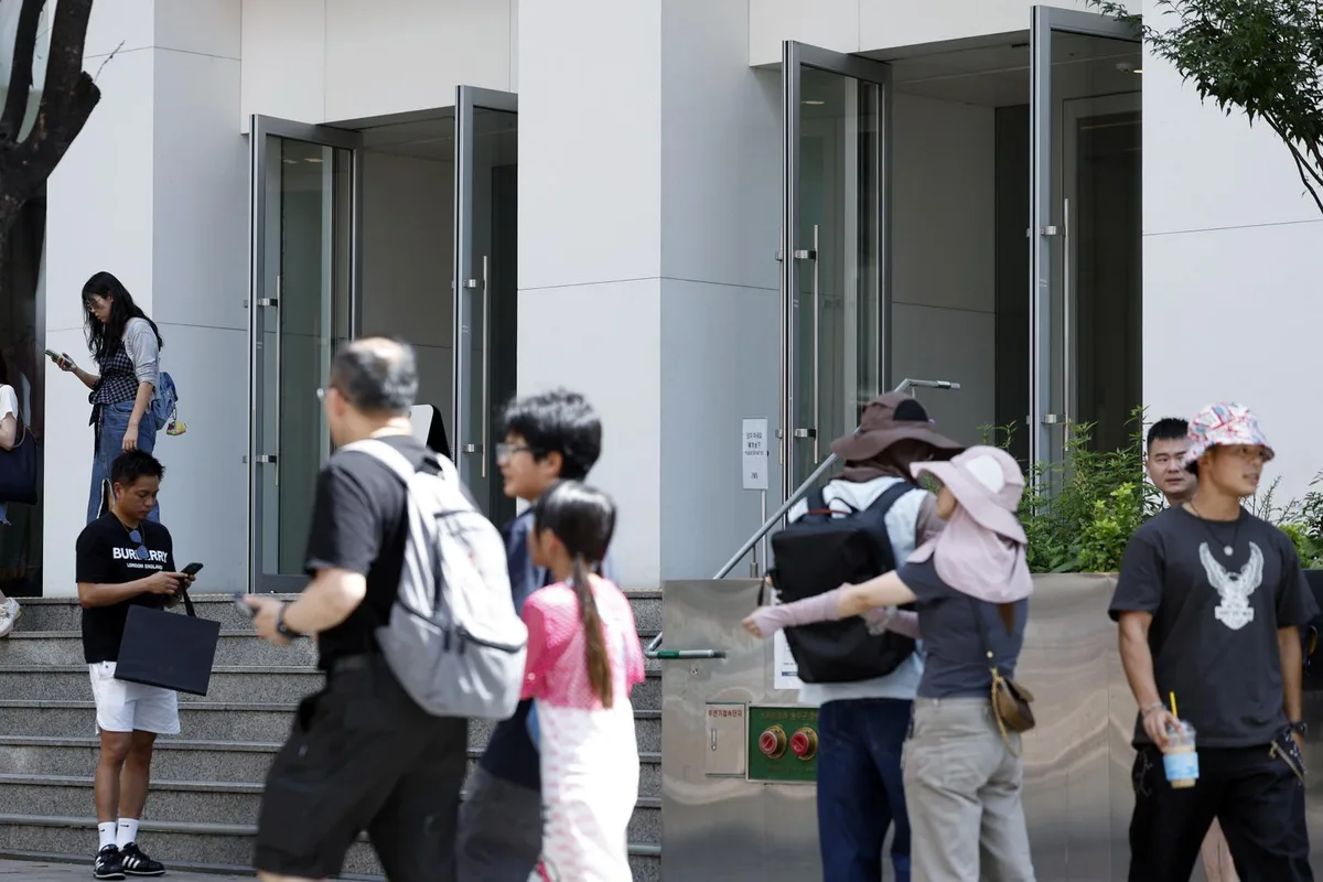 명동 상권 살아나자 핵심 빌딩 매물로…외국인 관광객 늘자 호텔 투자도 ‘온기’
