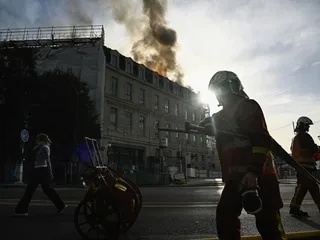 L’incendie près de la gare d’Austerlitz à Paris est désormais « maîtrisé », selon les pompiers