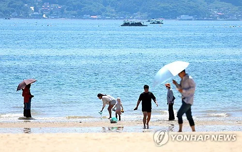 창원 광암해수욕장 23일 폐장…폭염 여파 방문객은 18% 감소