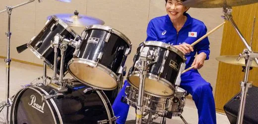Japan: Sanae Takaichi, eine rechte Heavy-Metal-Drummerin, macht das Land kriegstüchtig