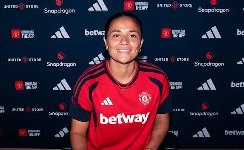 ¡Histórica! Rebeca Bernal da el salto a Europa y firma con el Manchester United