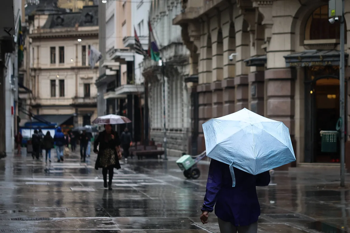 Capital paulista tem alerta para alagamentos em todas as regiões