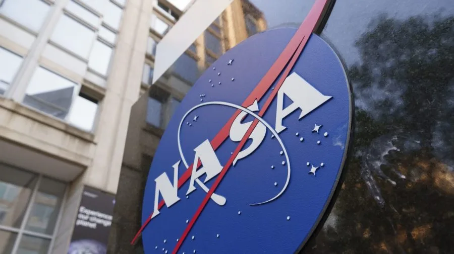 NASA Astronaut Mike Fincke retires, logging 549 days in space