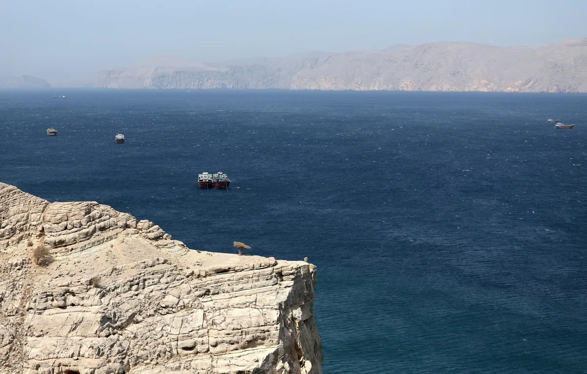 Irak ‘implora’ a Irán que le permita exportar petróleo por el Estrecho de Ormuz: ‘Somos un país afectado’