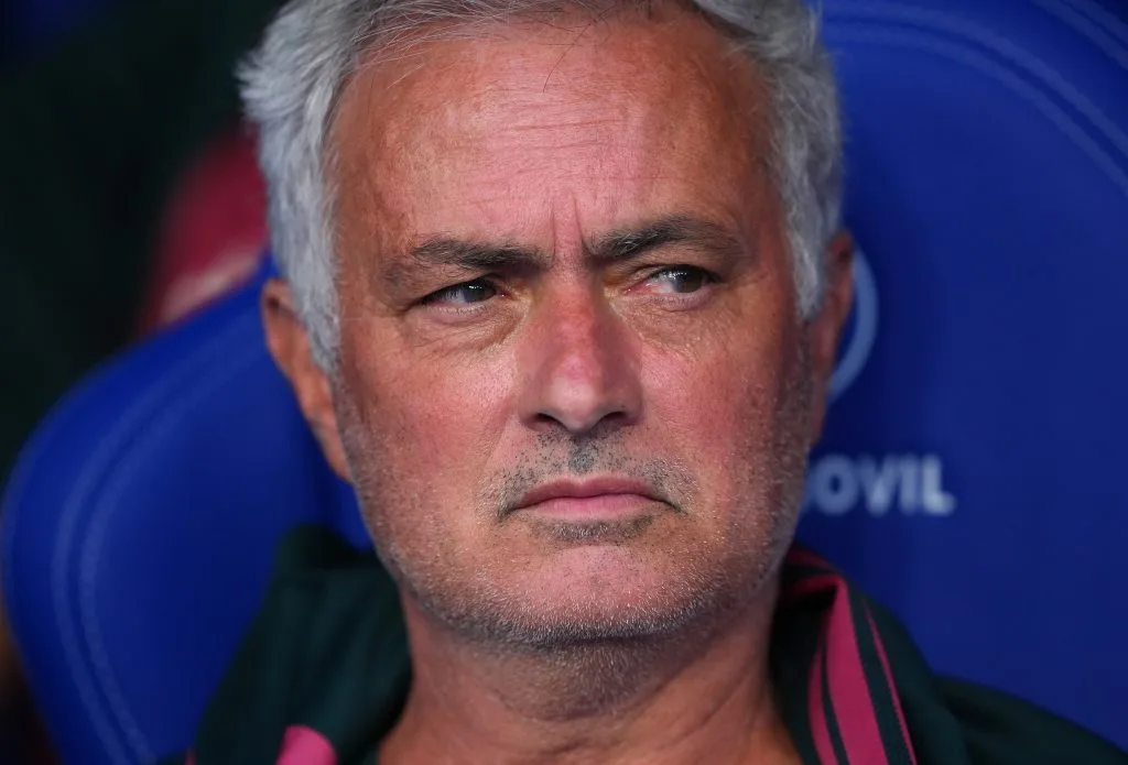 Mourinho ironiza julgamento sobre infrações do Manchester City: “Prefiro rir um pouco”