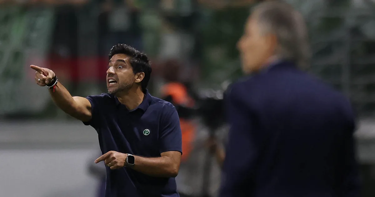 Abel Ferreira comenta sobre união entre time e torcida: 'remando para o mesmo lado'