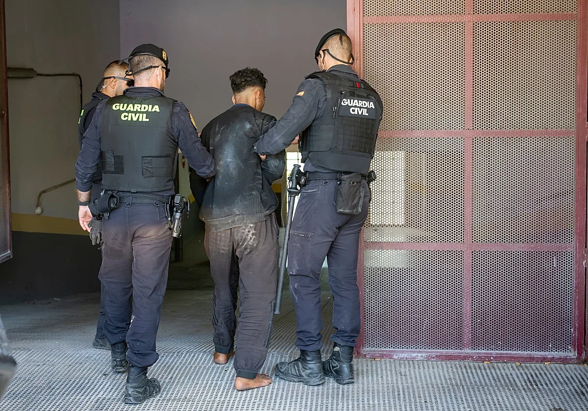 Interior abonará un plus de hasta 100 euros diarios a los guardias civiles desplegados en Ceuta