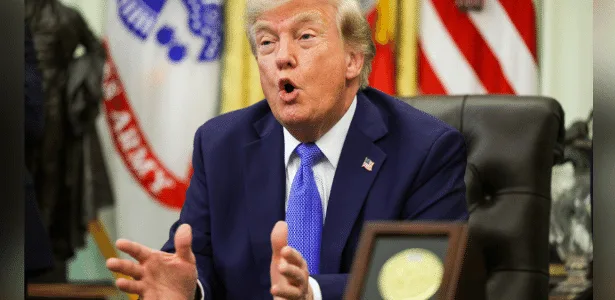 Trump reconhece que lei impede seu terceiro mandato: 'adoraria concorrer'