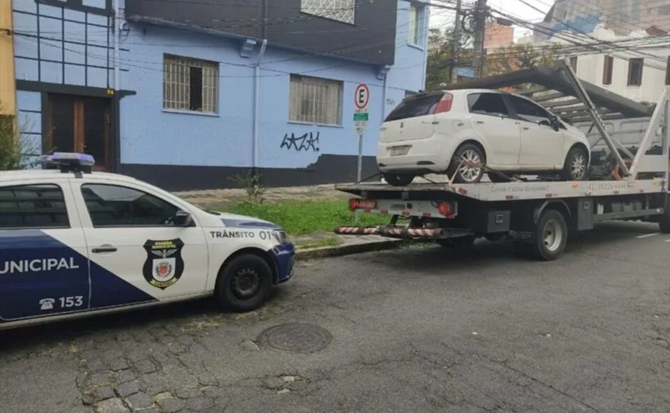 Cuidado: condomínios podem remover carro abandonado de garagem ou área comum, propõe Projeto de Lei na Câmara dos Deputados