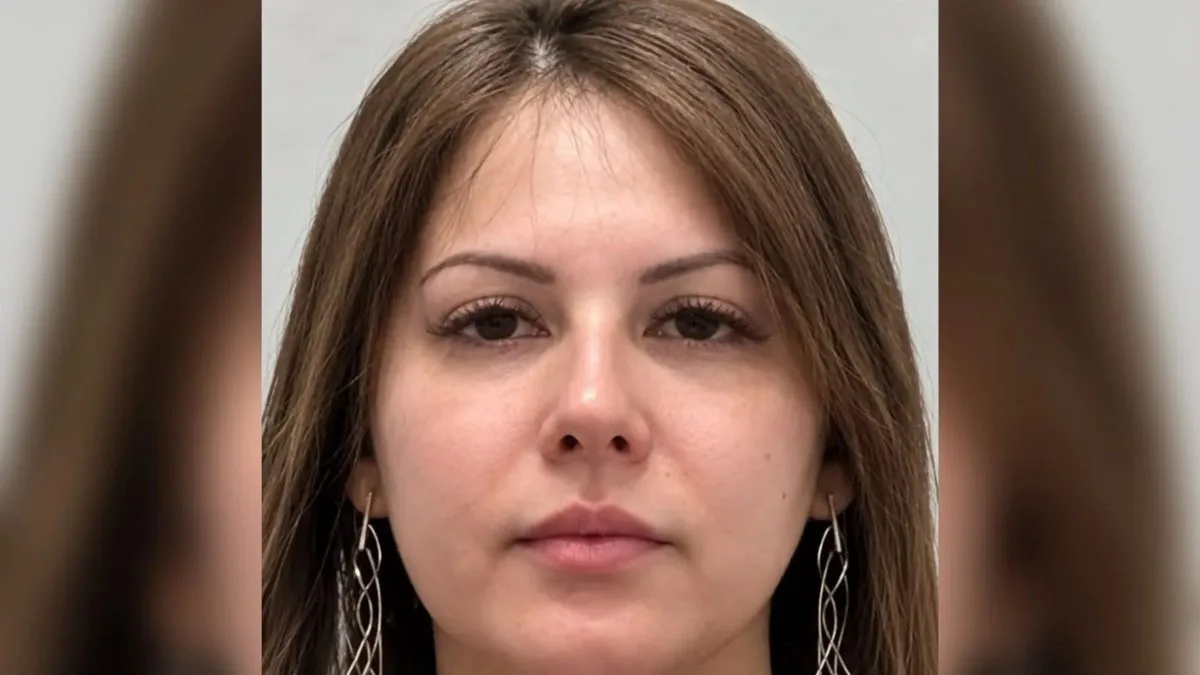 Após testemunhas ouvirem gritos e mulher morrer ao cair do 7º andar, polícia reconstitui caso e investiga versão de homem preso em SC