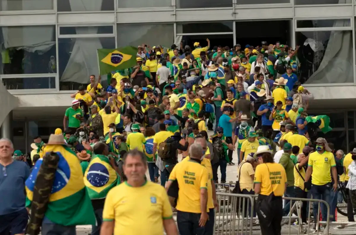 Ex-chefe da FAB liga 8 de Janeiro a tensão no fim de 2022