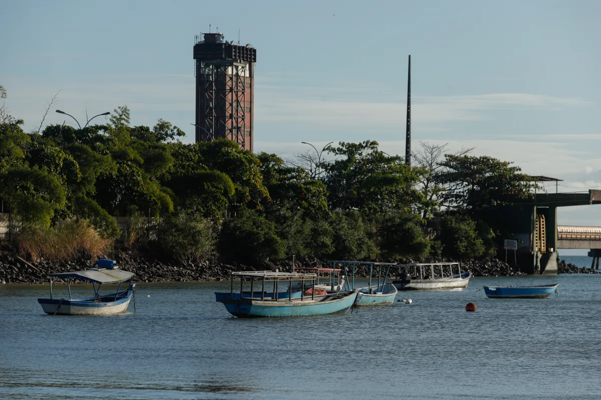 Gerdau abandona praia em São Tomé de Paripe com sujeira oculta, acusam ativistas