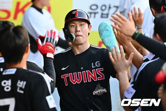 '부활 직전이었는데' 7연승 LG 비상? 홍창기 허리 통증 이탈…KT 배정대-두산 박신지 등 6명 1군 말소