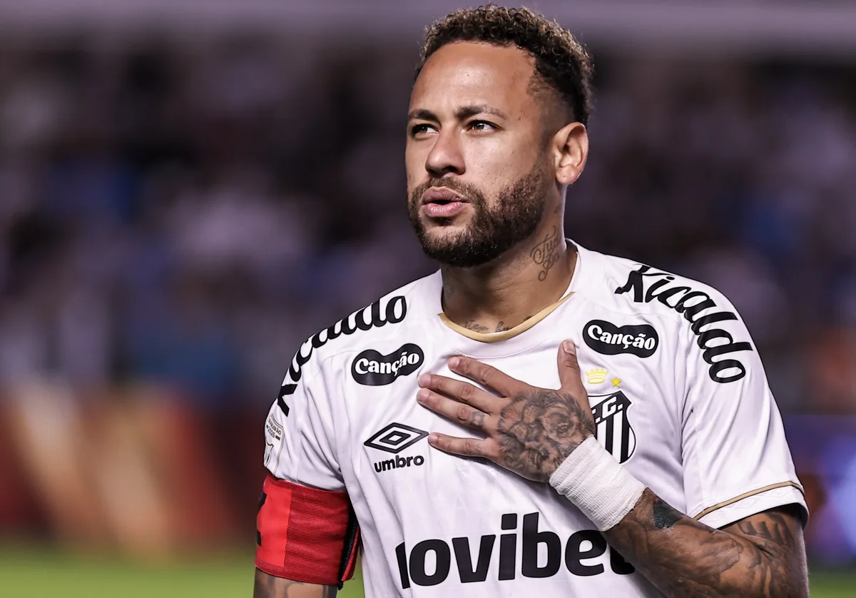 Cuca coloca em dúvida presença de Neymar em jogo do Santos com o Palmeiras na grama sintética