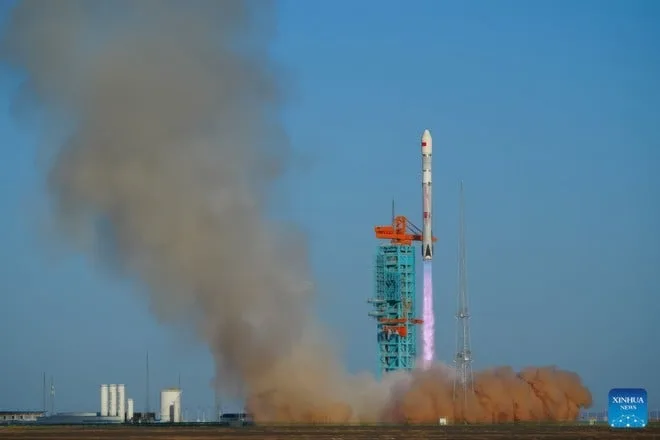 China faz história ao pousar foguete reutilizável de ré em terra firme pela primeira vez