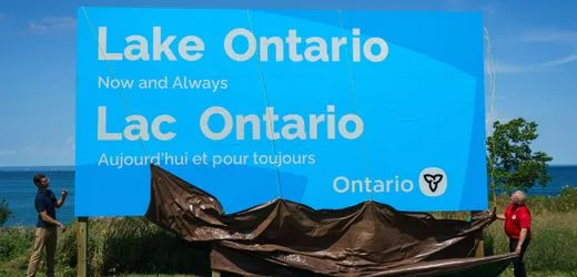 Kanada verspottet Donald Trump mit »Lake Ontario«-Schild am Ufer
