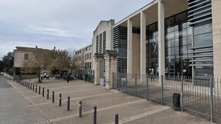 Essence, briquet et déodorant : trois adolescents seront jugés en janvier pour un incendie volontaire dans leur lycée