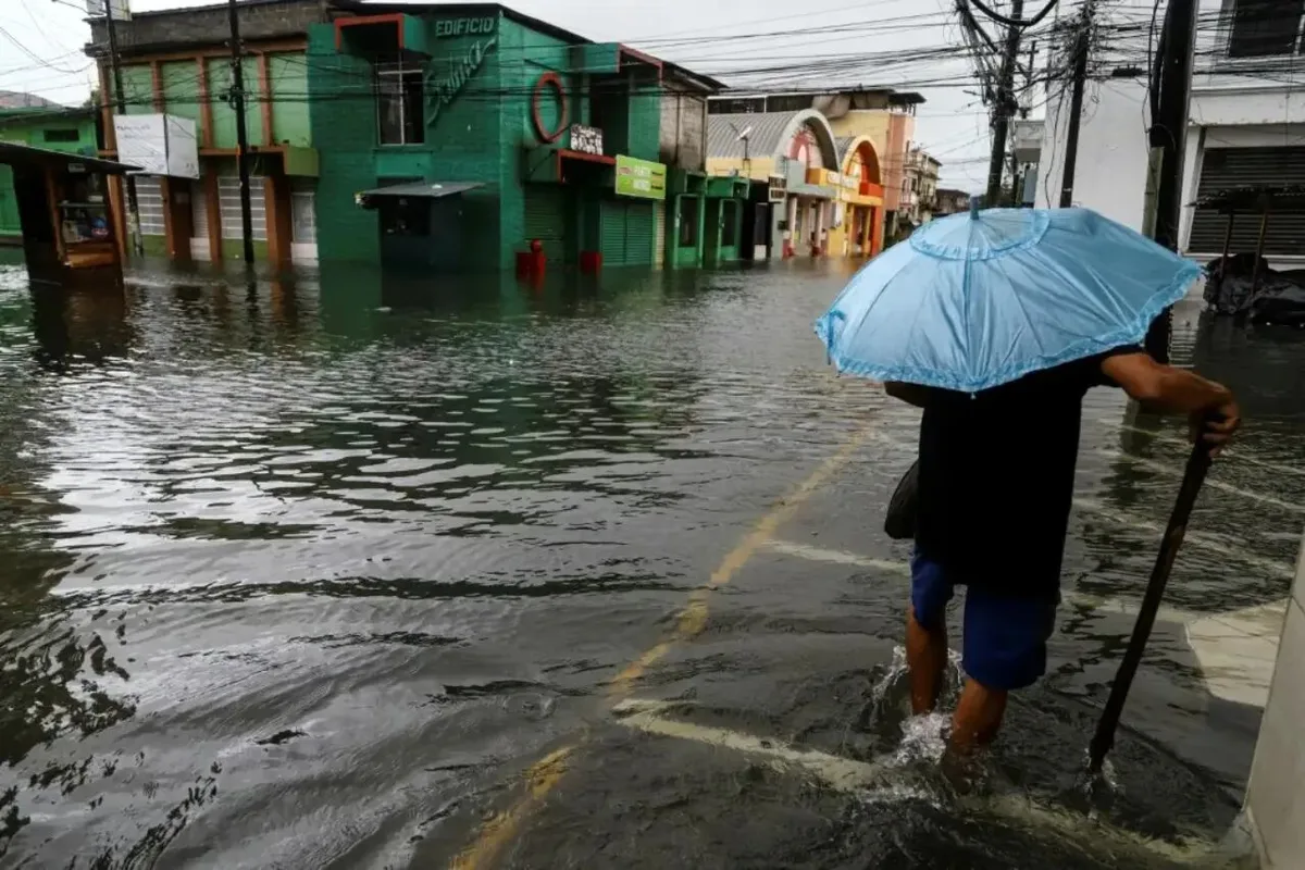 Honduras amplía vigilancia por lluvias: 10 departamentos entran en alerta verde durante 36 horas