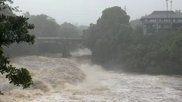 Hurricane Lala lashes Hawaii's Big Island with heavy rain, strong winds