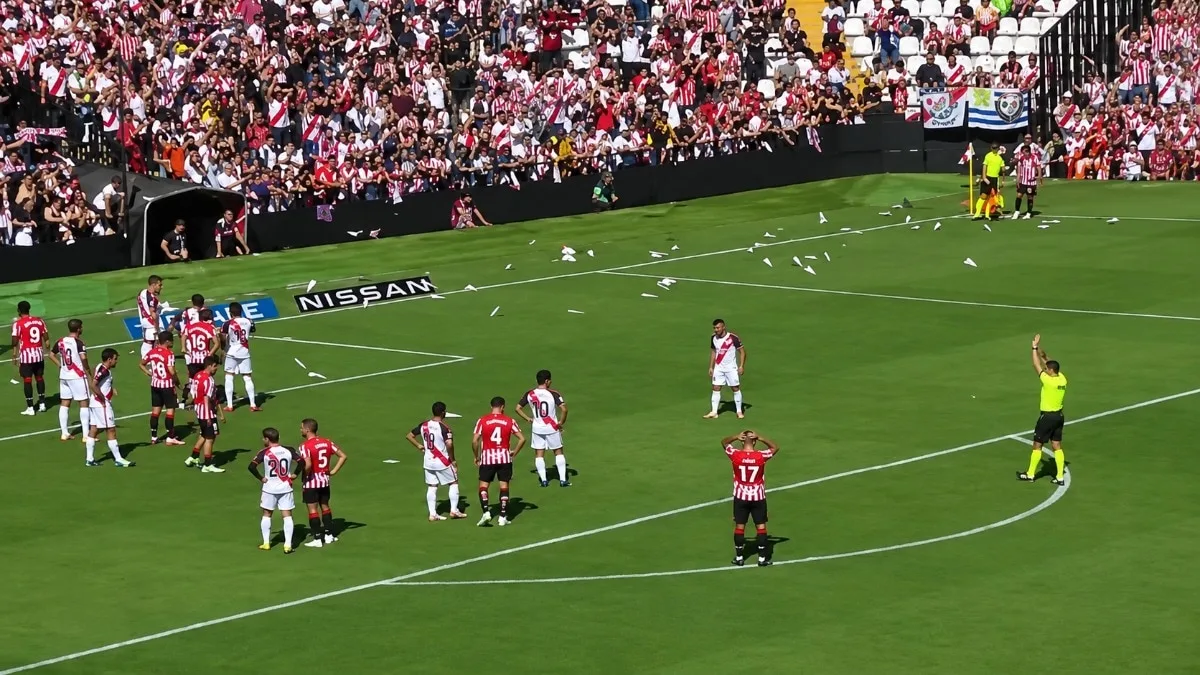 When paper planes stopped football: Rayo Vallecano vs Athletic abandoned after protests