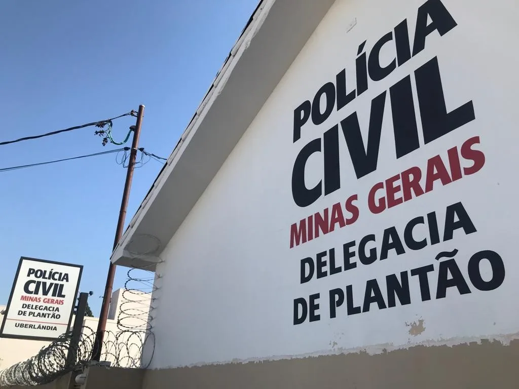 VÍDEO: Jovem é perseguido, atropelado e espancado com barra de ferro em Uberlândia