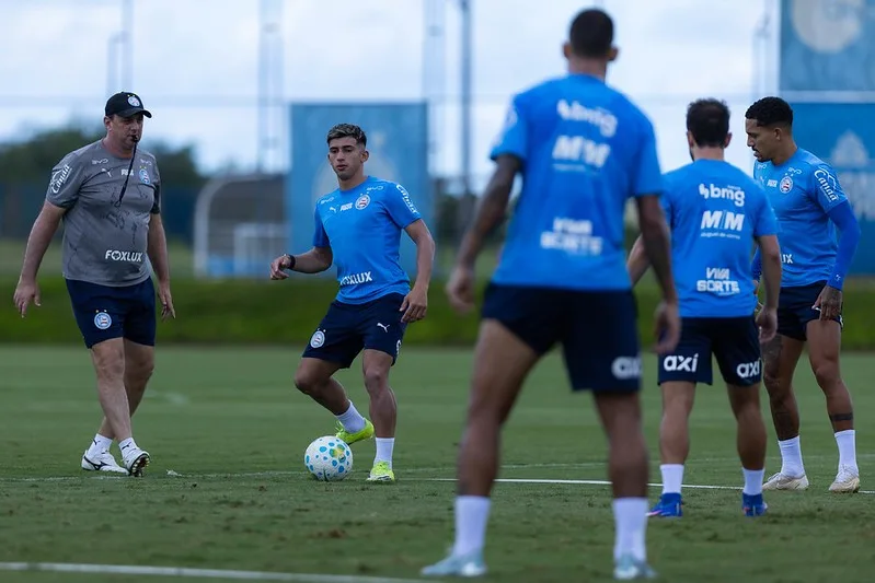 Sem Ademir e Kauê Furquim, veja opções do Bahia para o lado direito do ataque no Ba-Vi