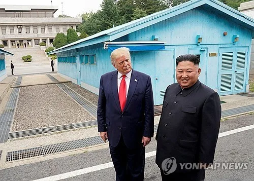 트럼프 입에서 나온 '北핵무기 57개'…협상 재개시 기준 되나