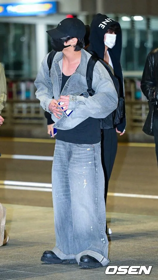 [사진]BTS 정국 출국, '여권 잘 챙겨서'