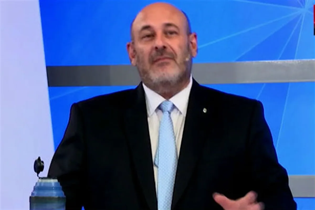 Santiago Cúneo defendió a Kicillof de las críticas de Myriam Bregman y le recomendó a la diputada que se haga “más vedetonga”