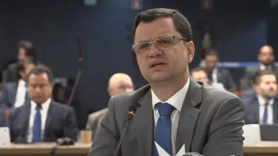 Moraes autoriza visita de ministro do TCU a Anderson Torres na Papudinha