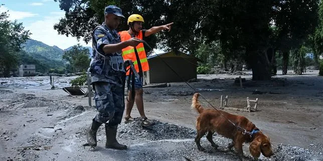 EN DIRECT, inondations au Népal et au Tibet : les sauveteurs à la recherche de survivants, le bilan est d’au moins 180 morts et 1 300 disparus