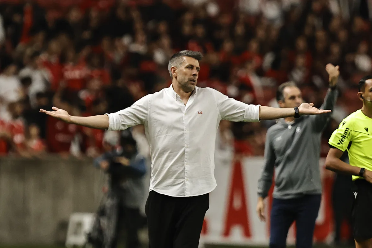 Pezzolano se mostra incrédulo com empate do Inter: "Golpe mais duro"