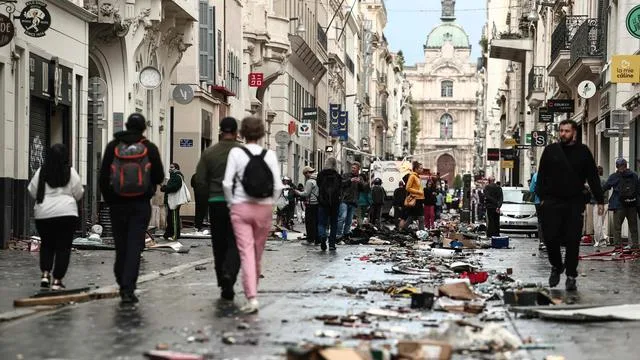 Proteste in Frankreich: Gelbwesten-Bewegung kündigt neue Proteste an