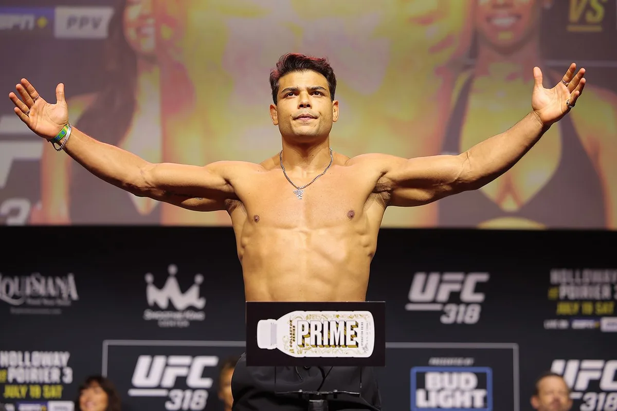 Коста возмутился положением Алекса Перейры в топ-15, обвинив UFC в двойных стандартах