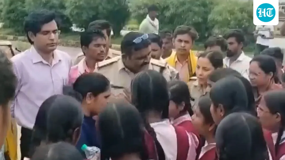 25km, 10 hours and 200 students: Protest in Madhya Pradesh after teachers' alleged use of 'casteist' remarks