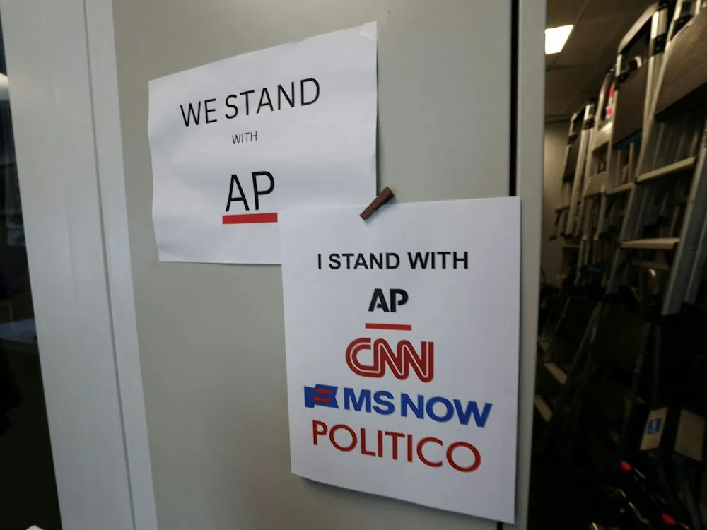 USA-Newsblog: Nach Medien-Rauswurf: TV-Sender schränken Trump-Begleitung ein