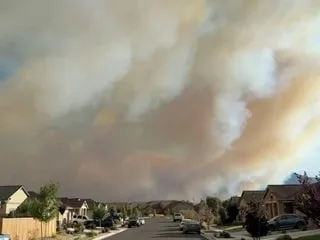 États-Unis : plus de 40 000 évacués face à un feu de forêt dans le Nevada