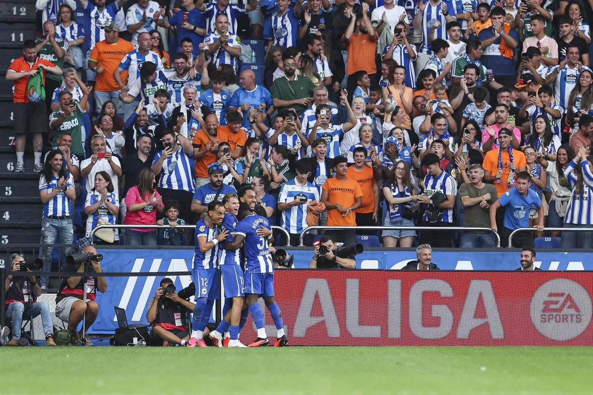 El Deportivo denuncia "insultos y presiones" a sus futbolistas y anuncia medidas