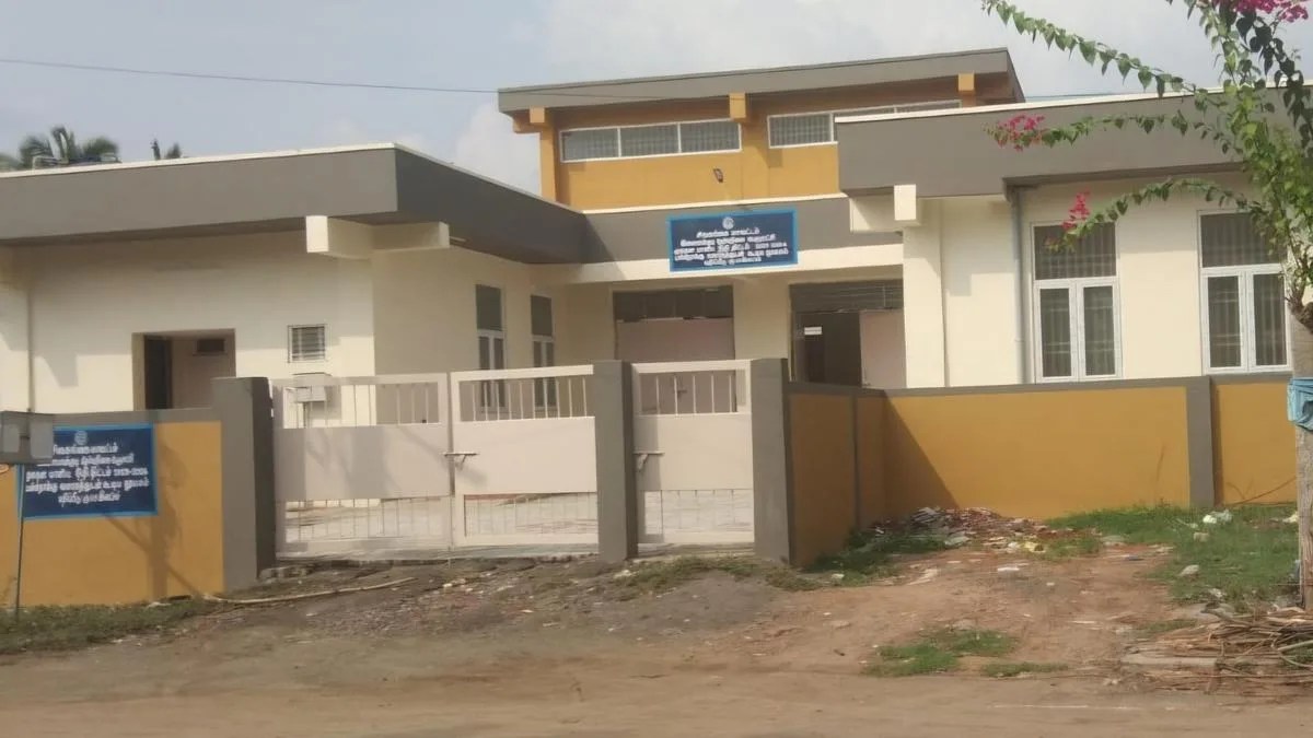 Years of waiting for Ilayangudi aspirants as new multi-purpose library remains closed